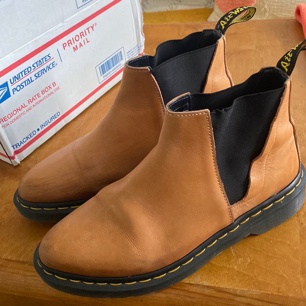 Dr. Martens Bianca Chelsea boot womens 8 caramel leather Doc Martens